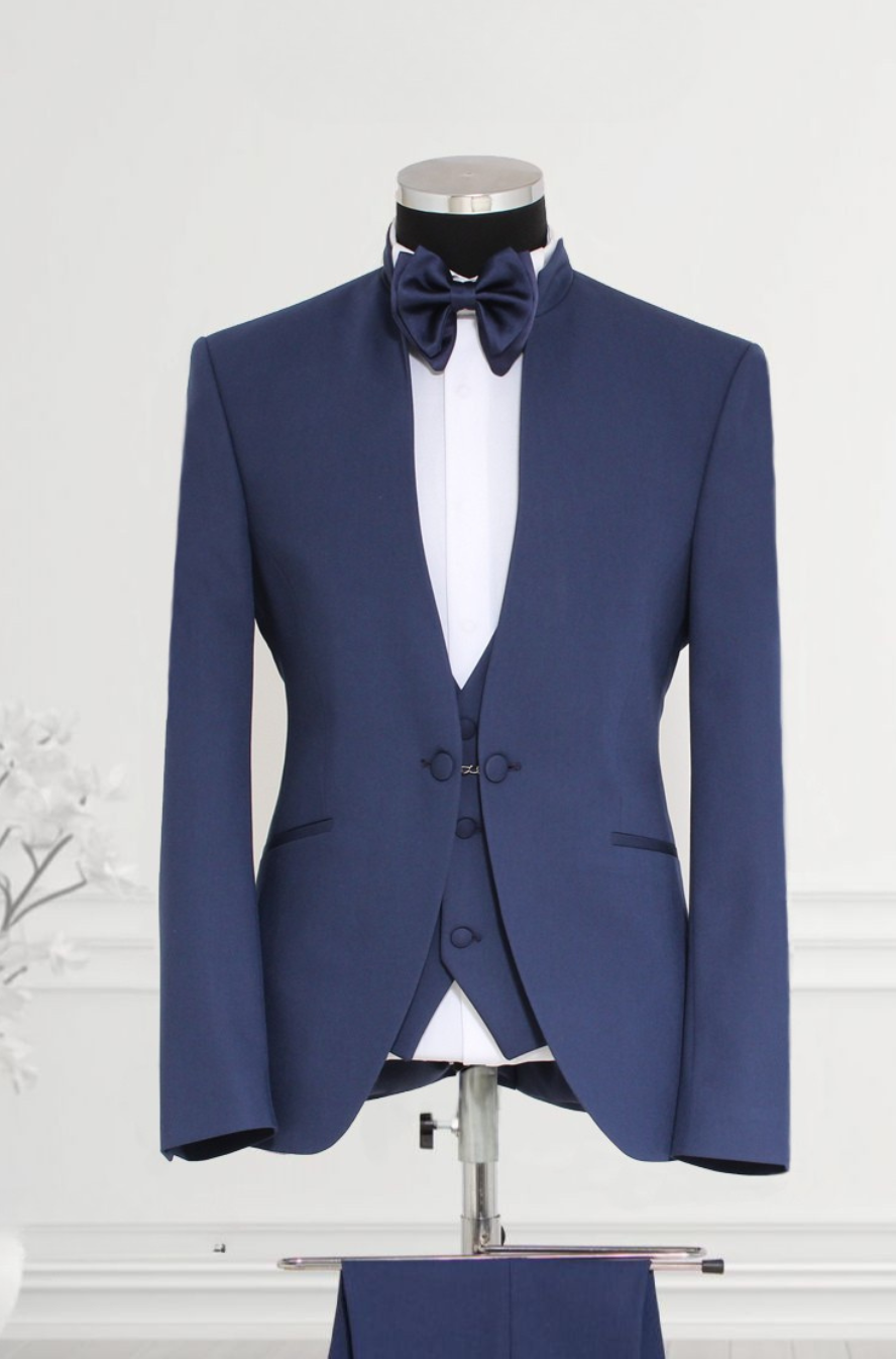 Hochzeitsanzug mit Stehkragen in Royalblau