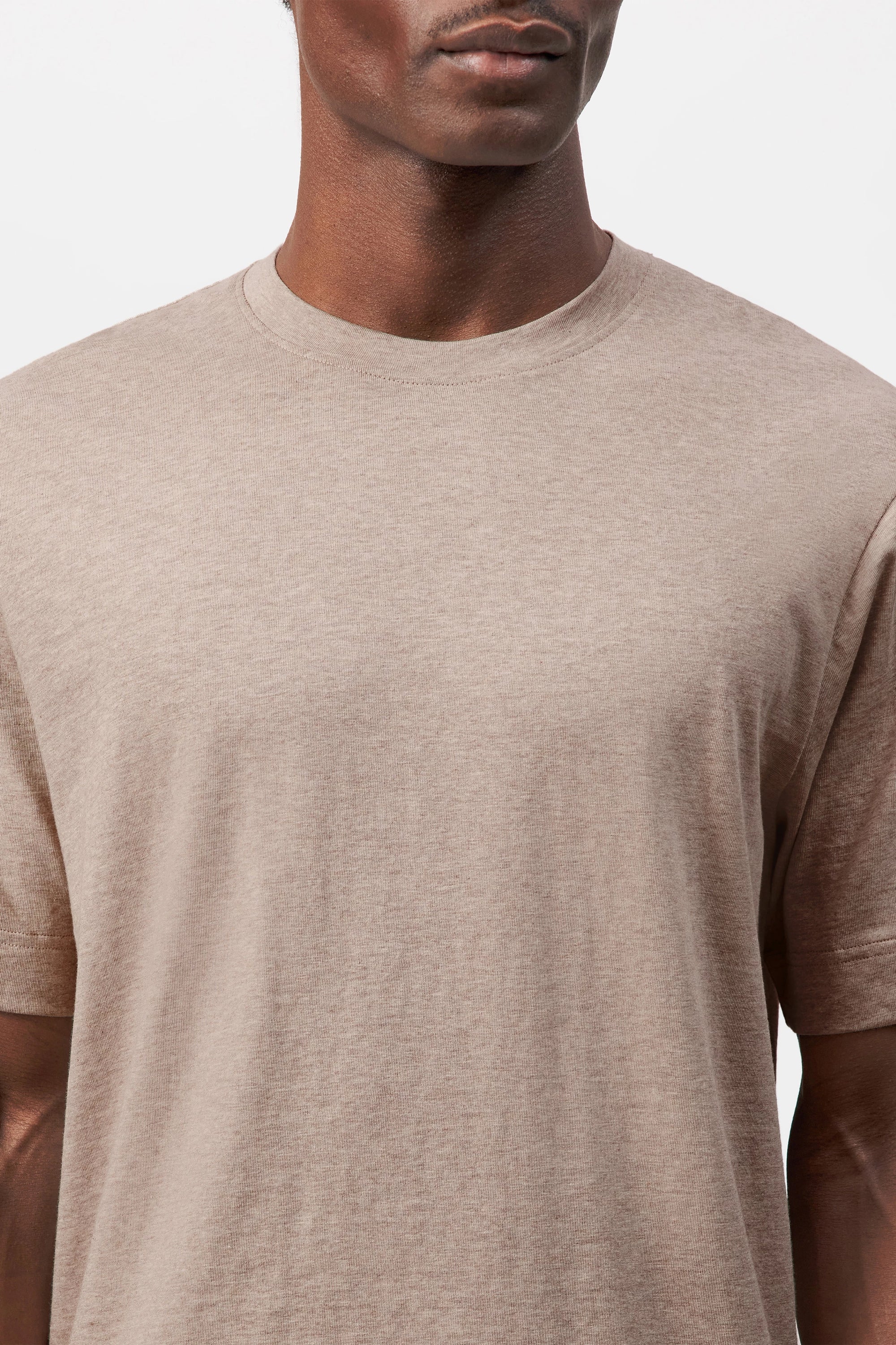 Drykorn - Rundhals T-Shirt in Beige - Raphael