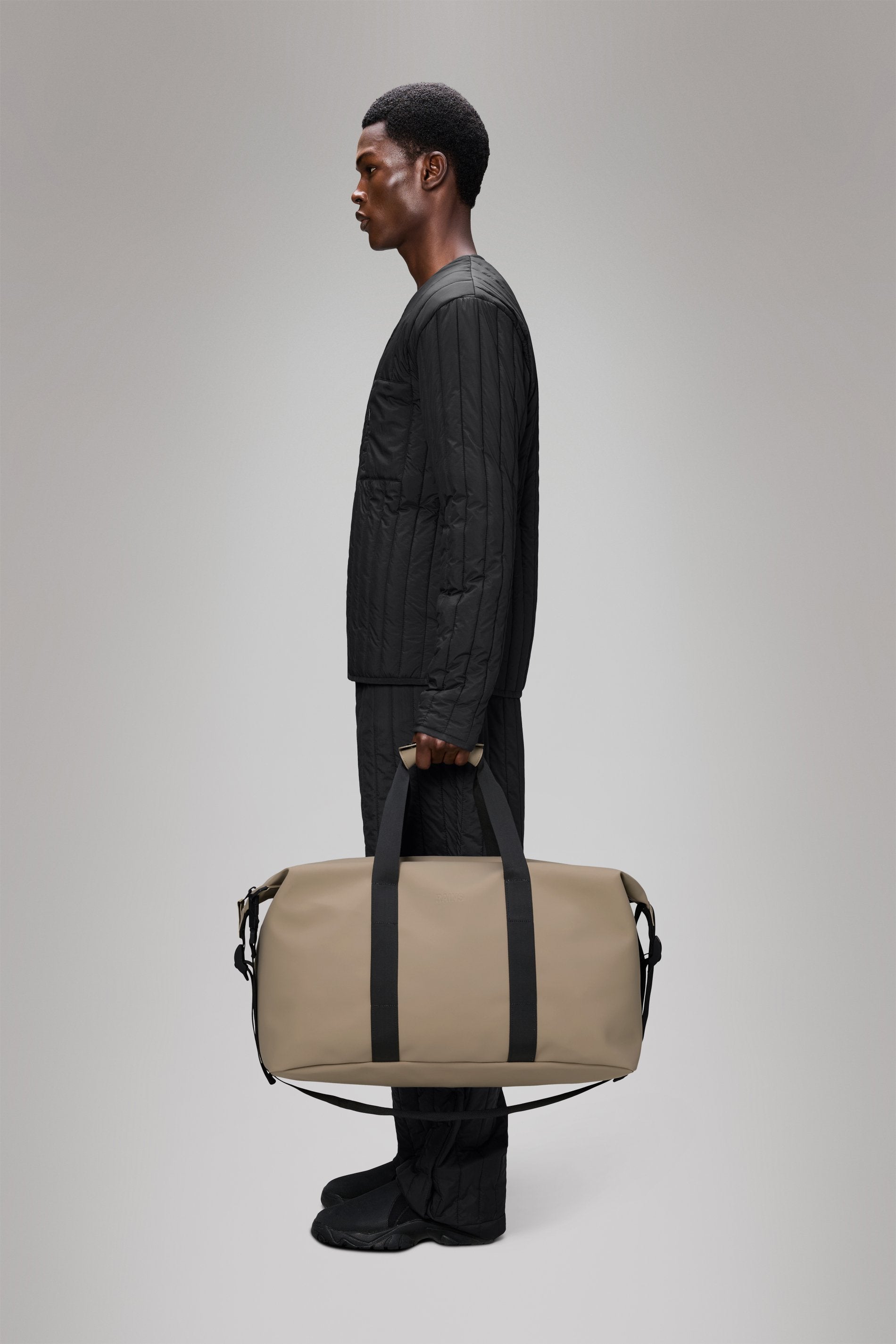 Rains - Stilvoller Weekender als ideale Reisebegleitung