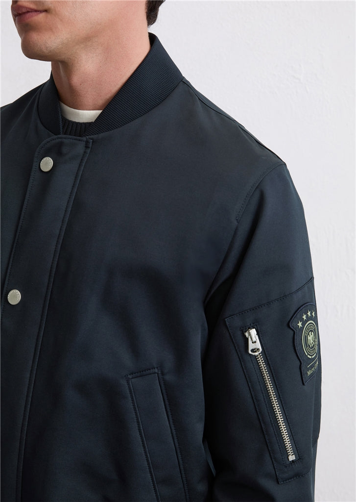 Marc O'Polo x DFB - Bomberjacke in klassischem Navy