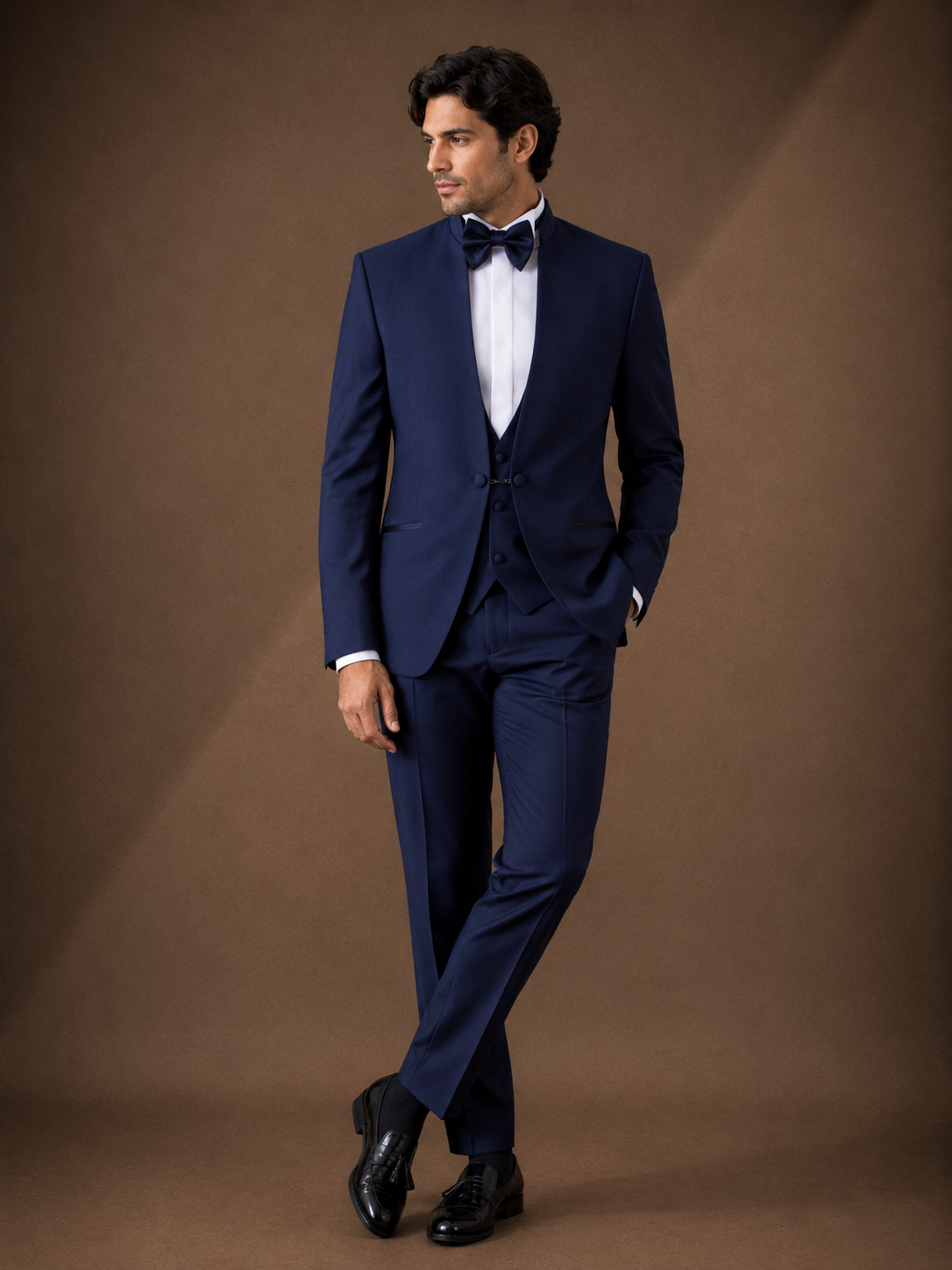 Hochzeitsanzug mit Stehkragen in Royalblau