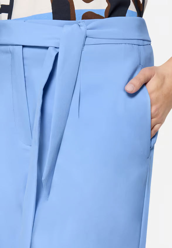 Betty Barclay - Stilvolle Stoffhose mit entspannter Passform in Hellblau
