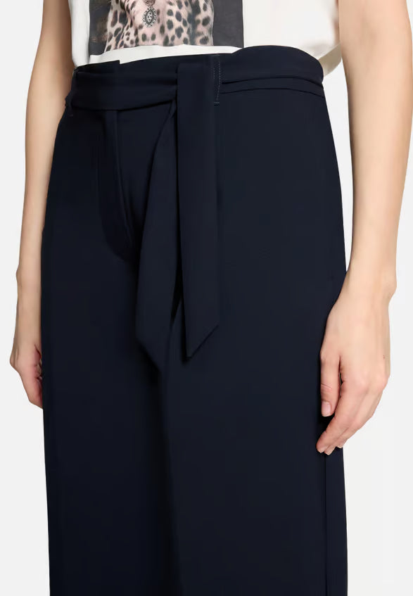 Betty Barclay - Stilvolle Stoffhose mit entspannter Passform in Dunkelblau