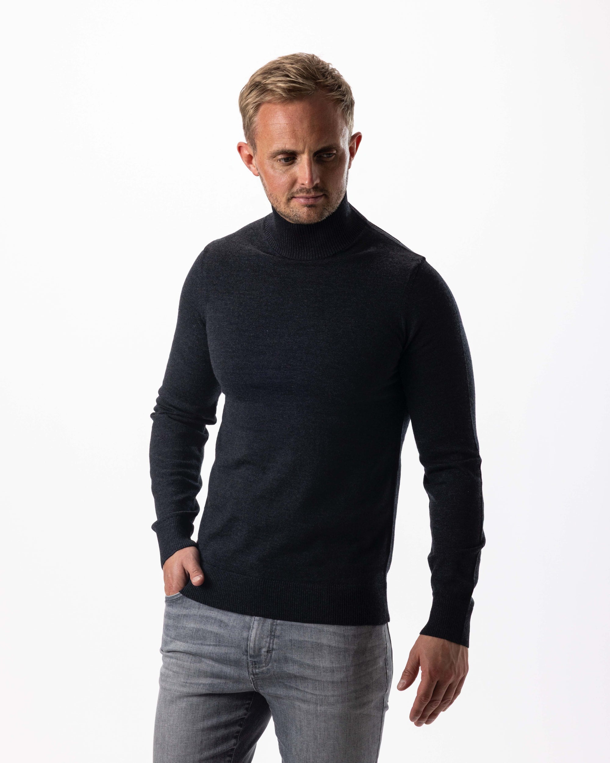 IOS - Turtleneck Pullover aus feiner Merinowolle