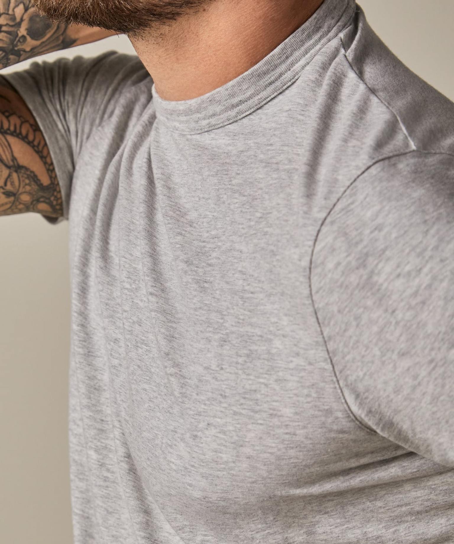 Profuomo - Basic T-Shirt mit leichter Melange  in Hellgrau