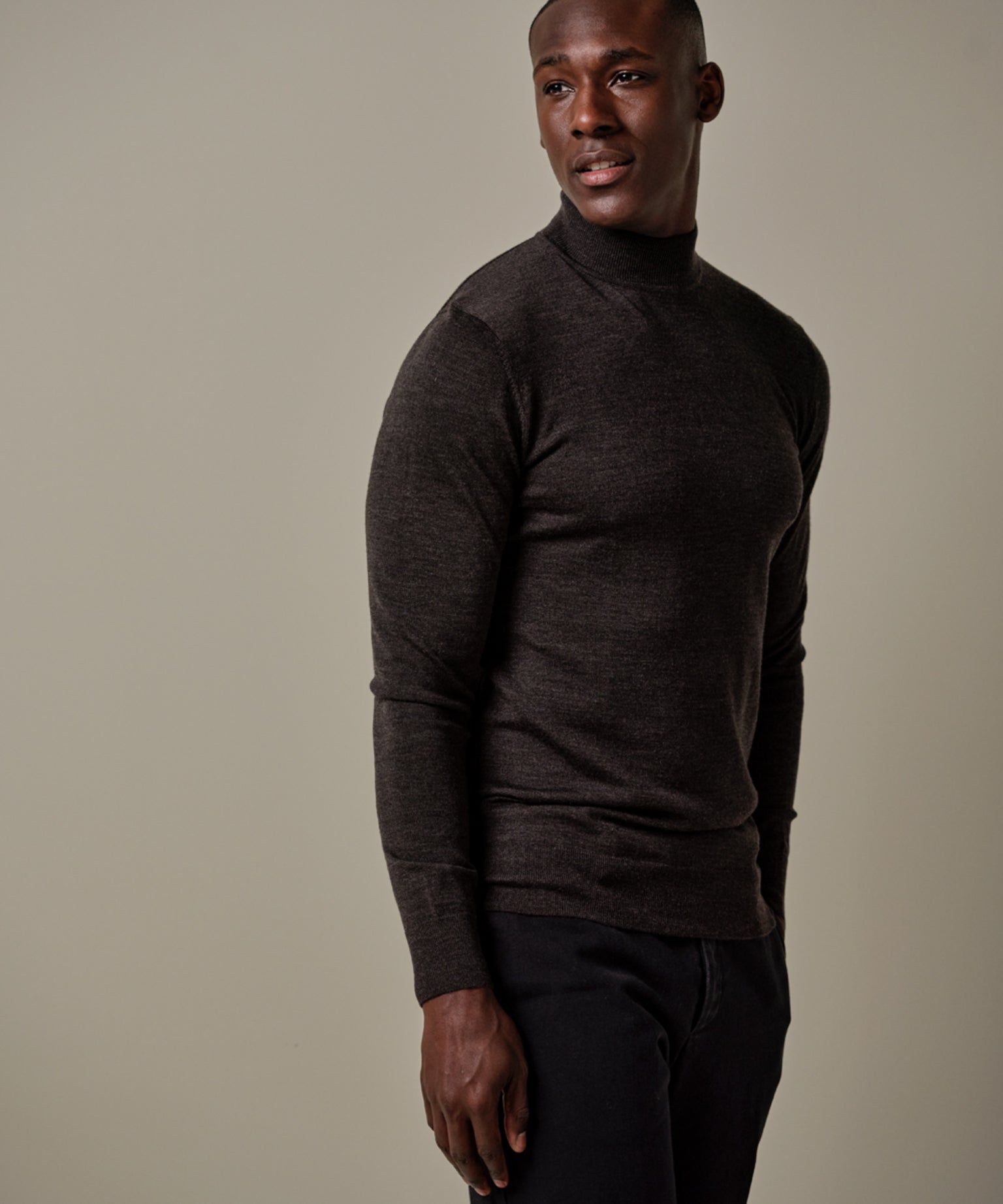 Profuomo - Hochwertiger Turtleneck Pullover in Dunkelbraun