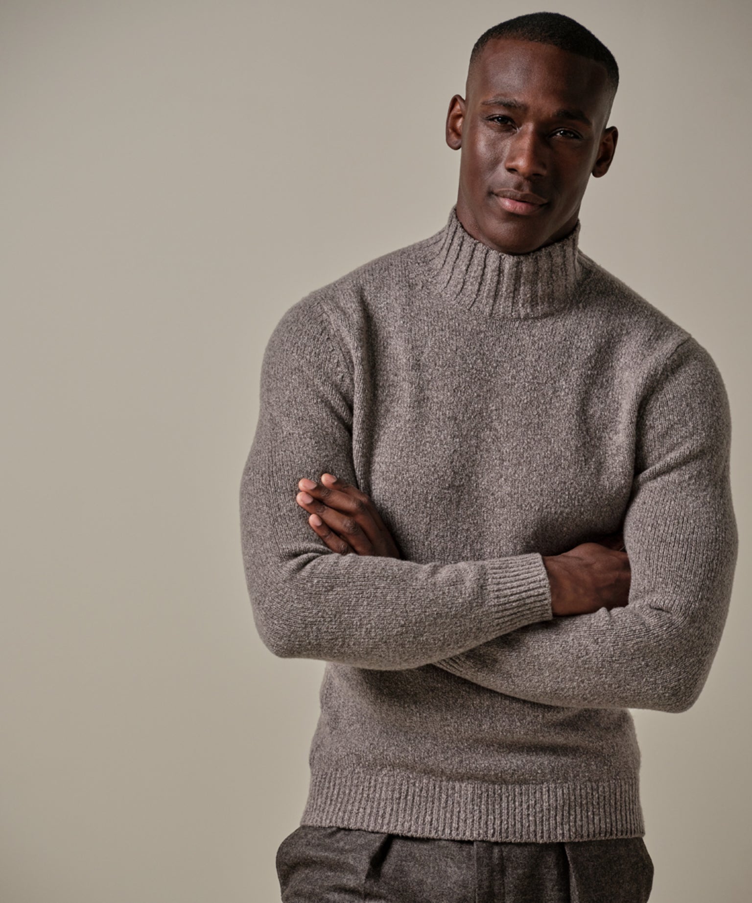 Profuomo - Stilvoller Turtleneck Pullover in leichtem Braun