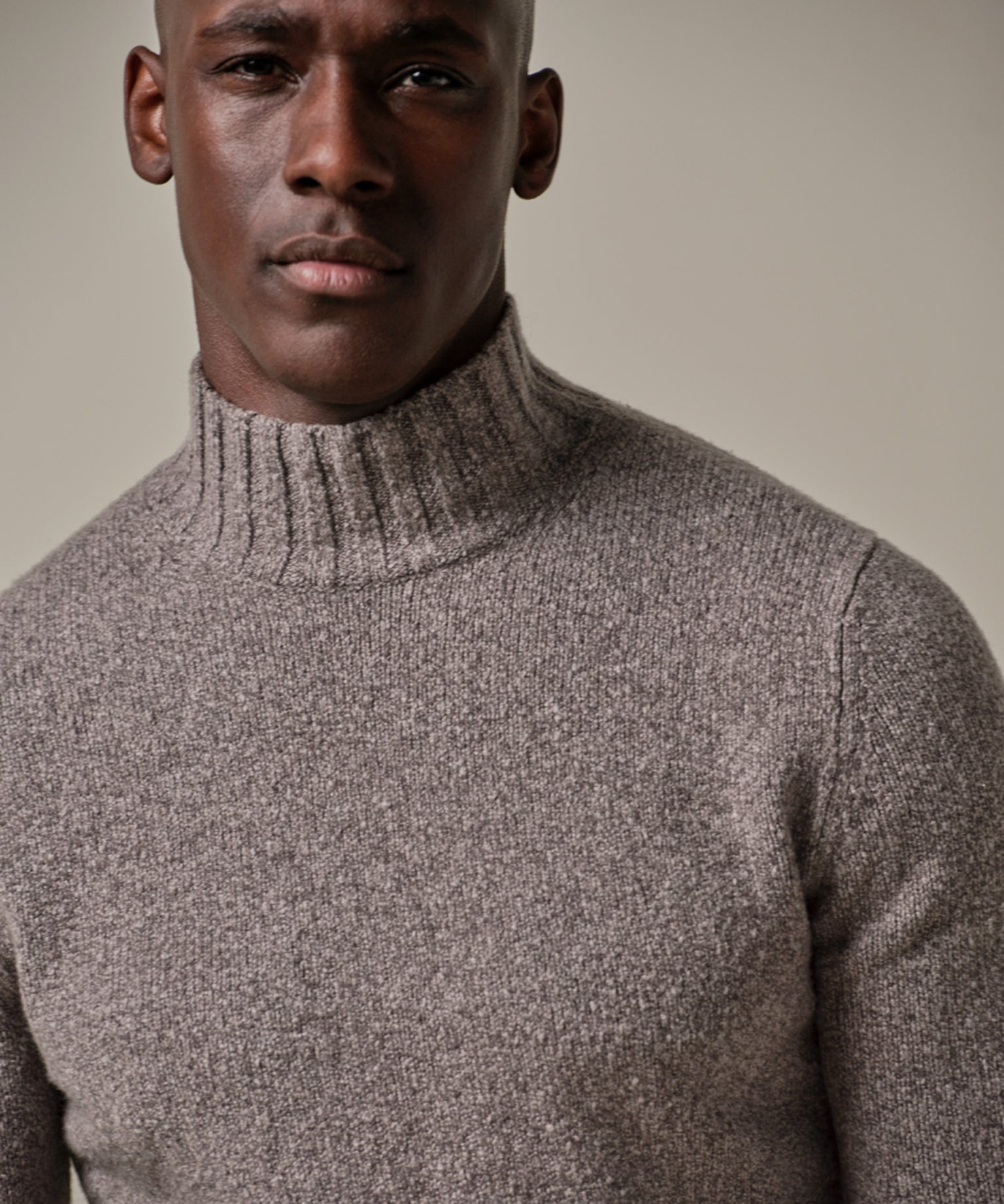 Profuomo - Stilvoller Turtleneck Pullover in leichtem Braun