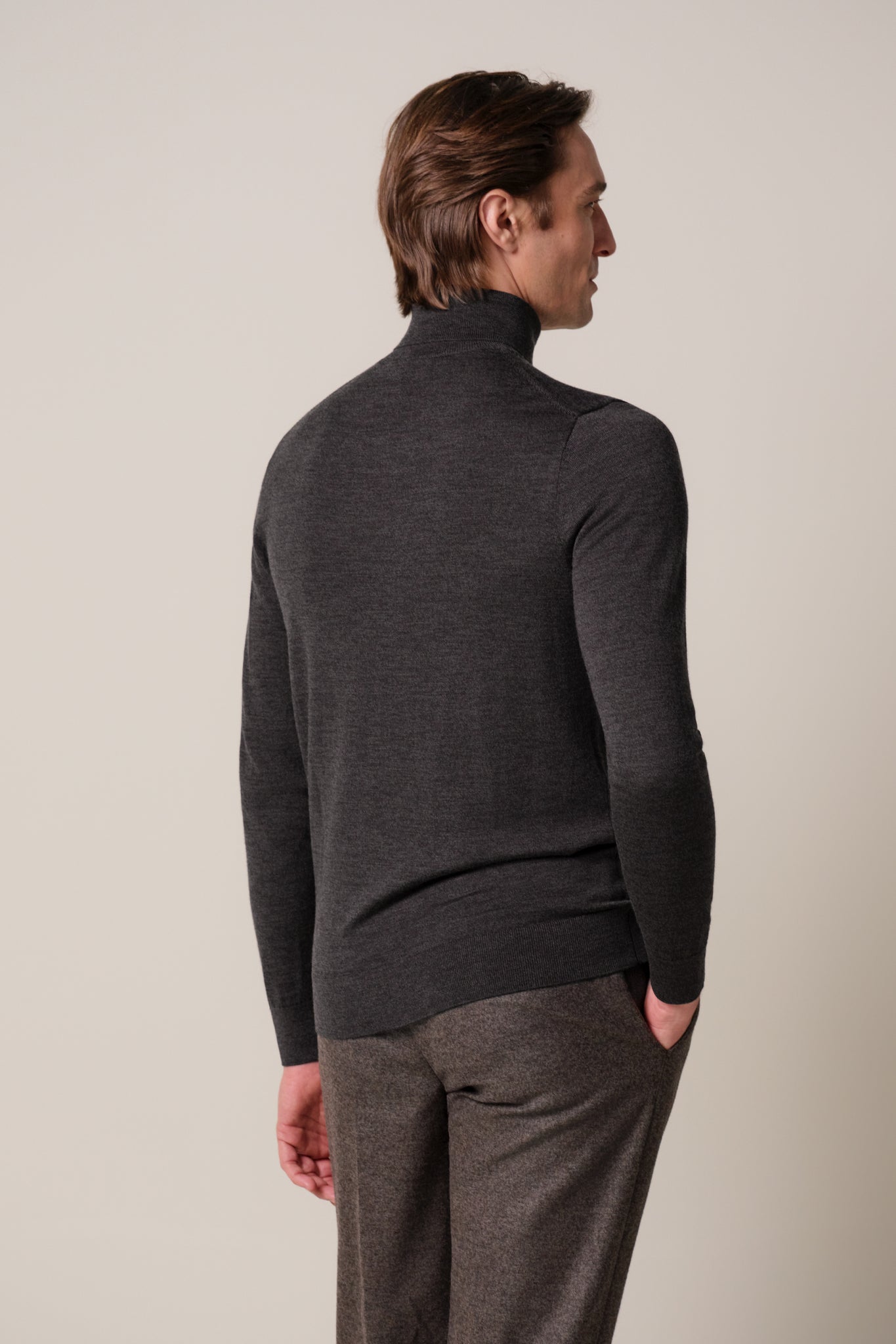Profuomo - Feiner Rollkragenpullover aus reiner Merinowolle in Dunkelbraun