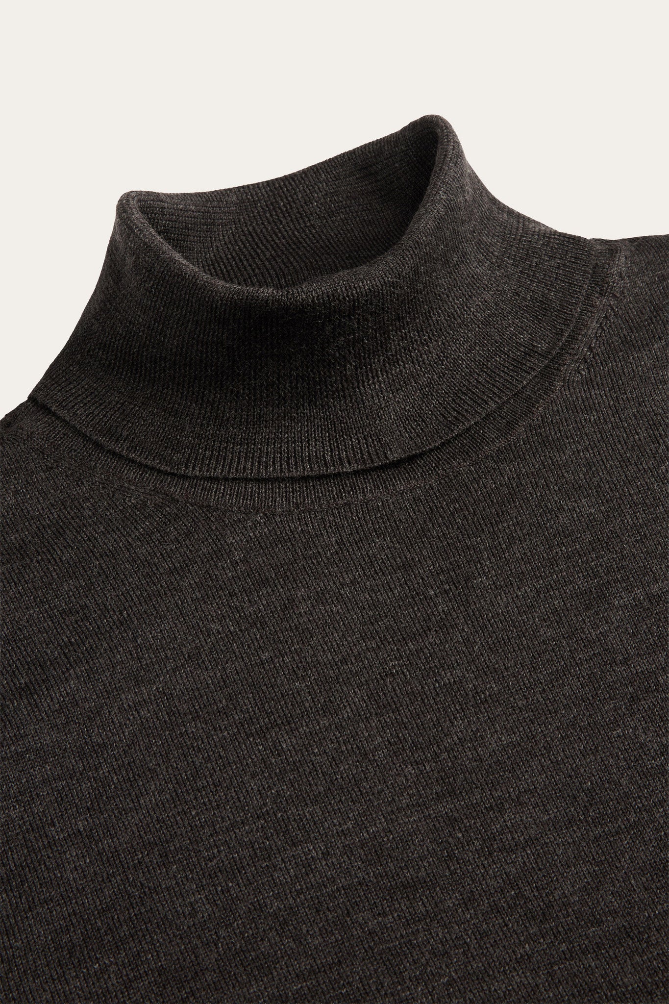 Profuomo - Feiner Rollkragenpullover aus reiner Merinowolle in Dunkelbraun
