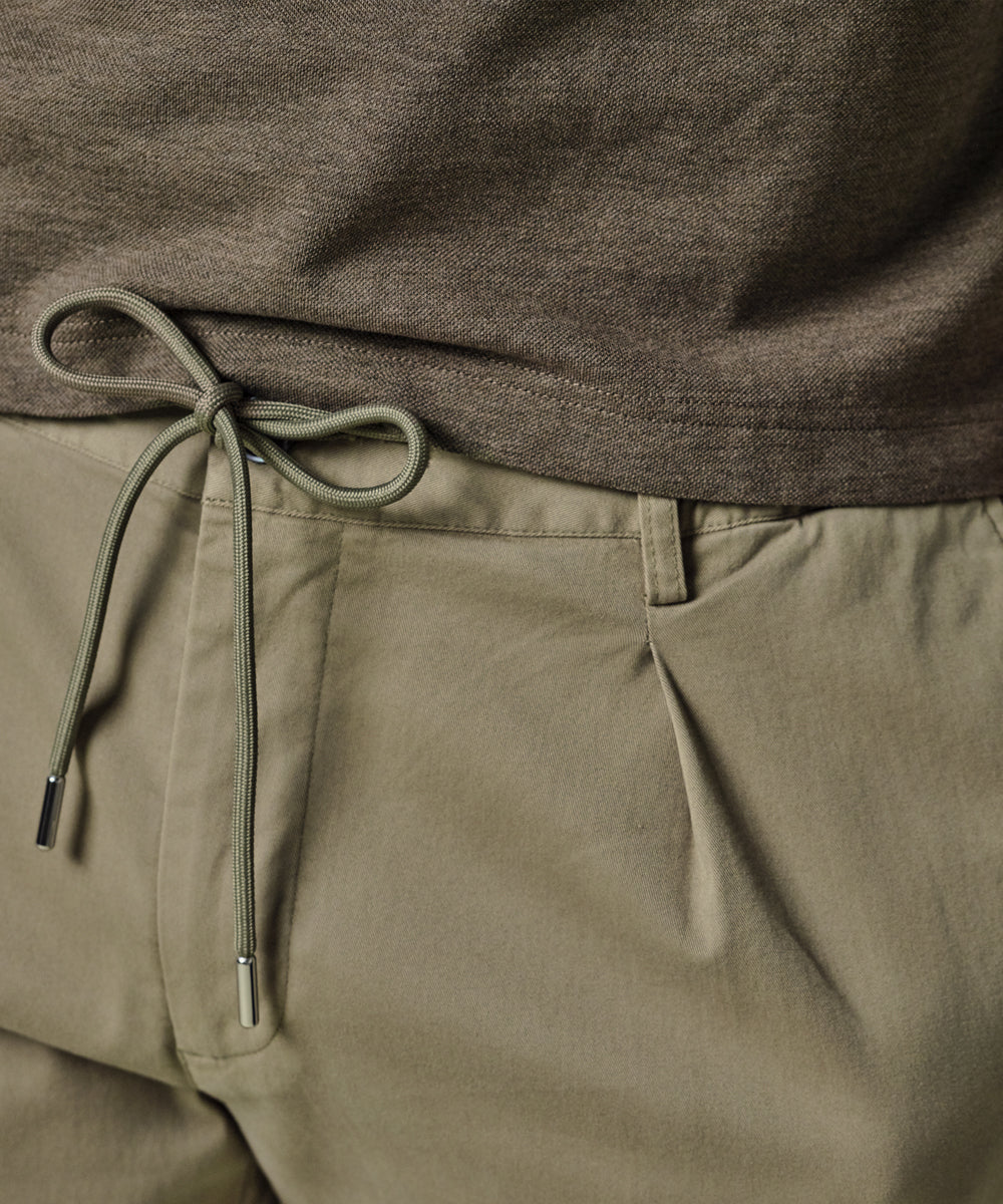 Profuomo - Kurze Hose aus Baumwollmix mit stilvoller Bundfalte in zartem Grün