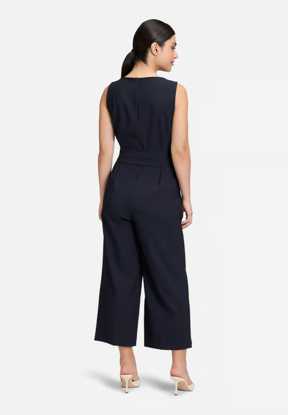 Betty Barclay - Dunkelblauer Jumpsuit mit Wasserfallausschnitt