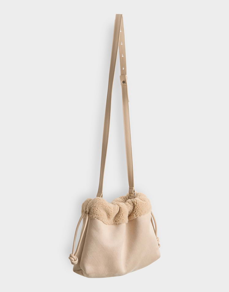 Opus - Beuteltasche mit Shearling Details - Alewe