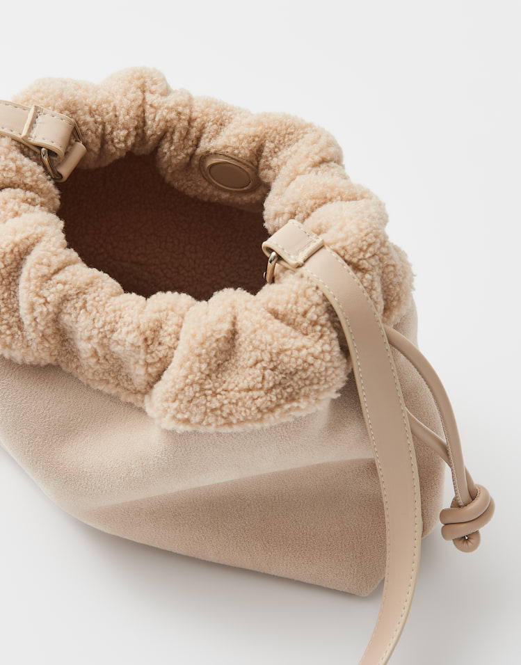 Opus - Beuteltasche mit Shearling Details - Alewe