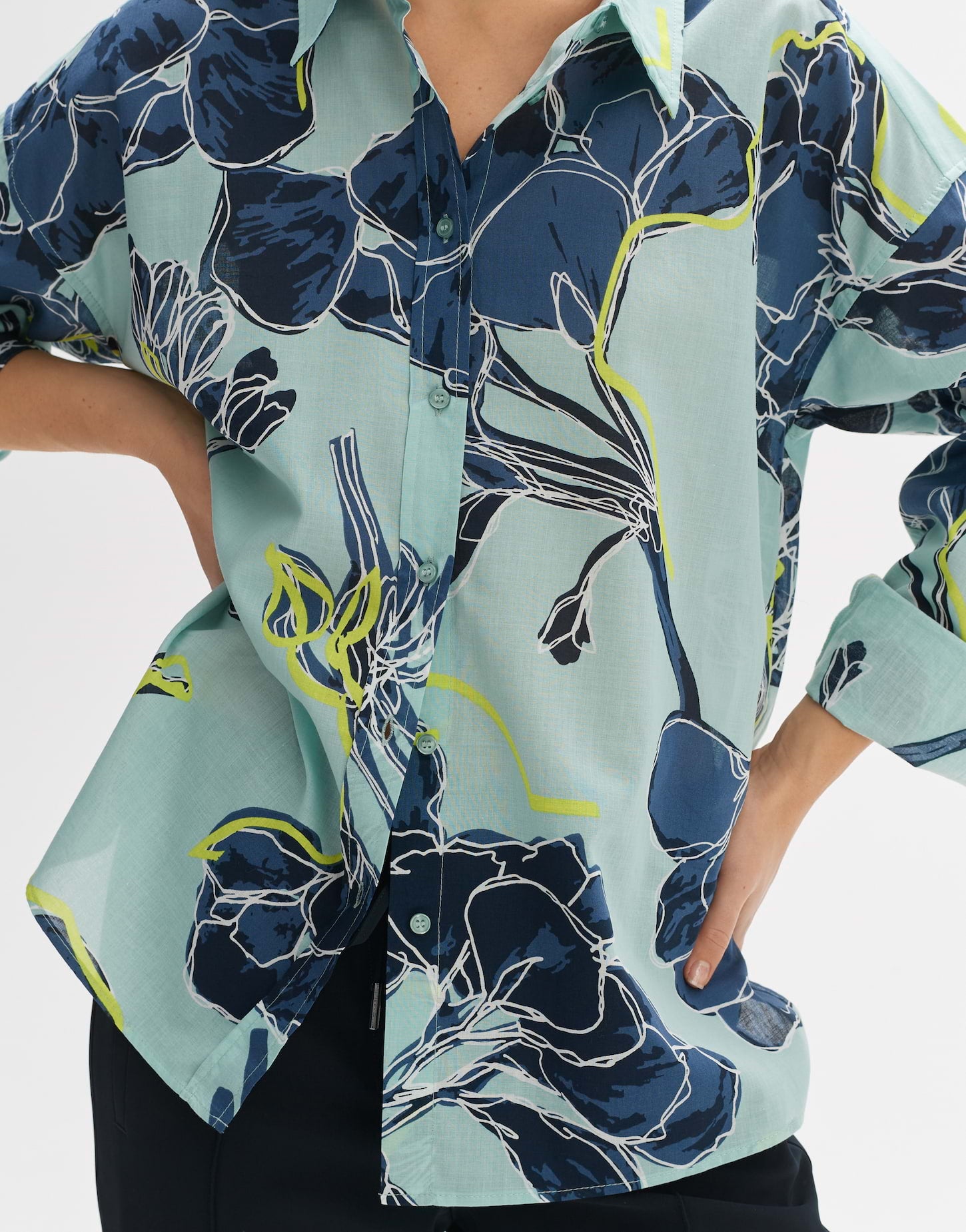 Opus -  Sommerliche Hemdbluse mit floralem Print - Fenlo Bloom