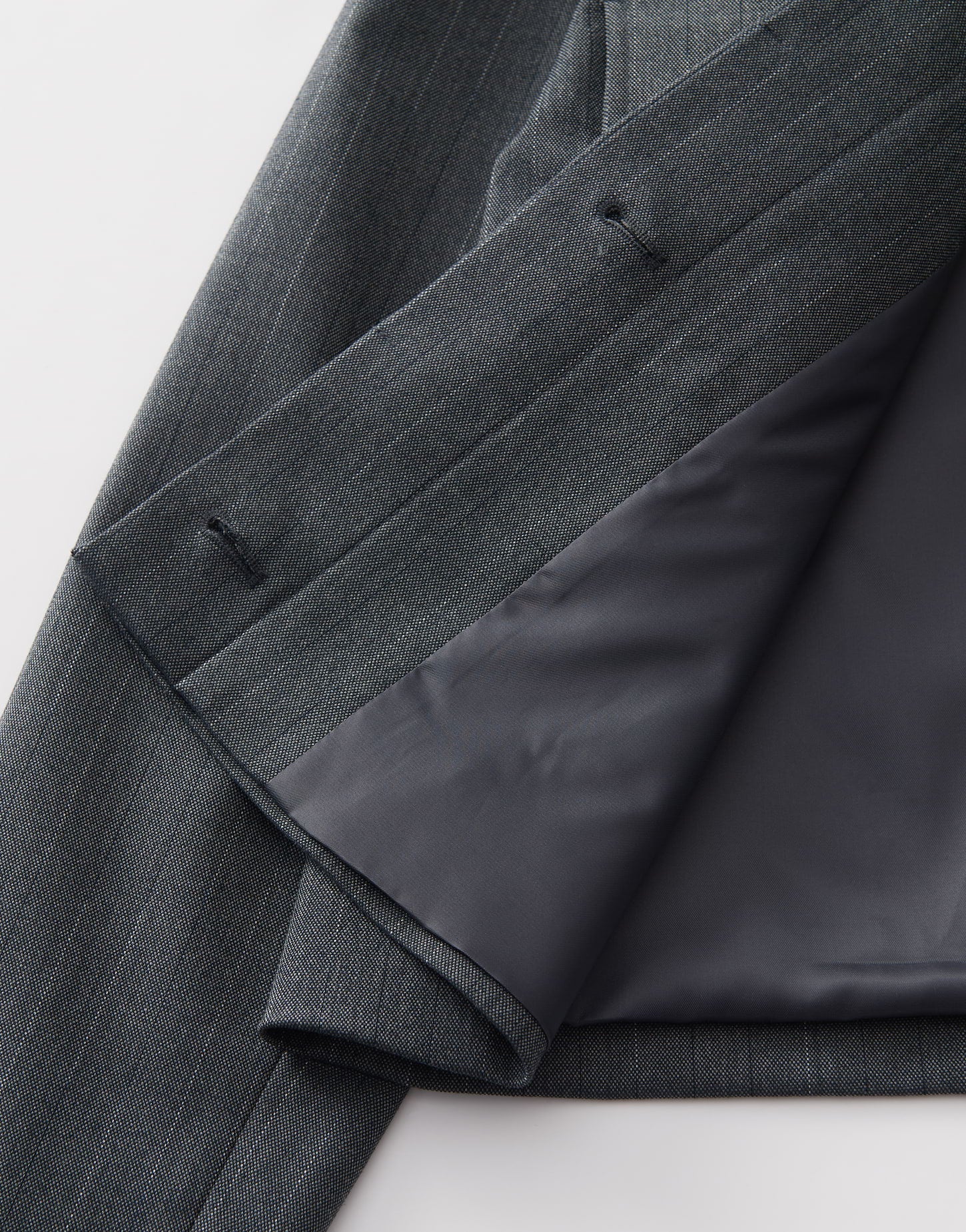 Opus - Verkürzte Jacke mit Nadelstreifen - Hydena