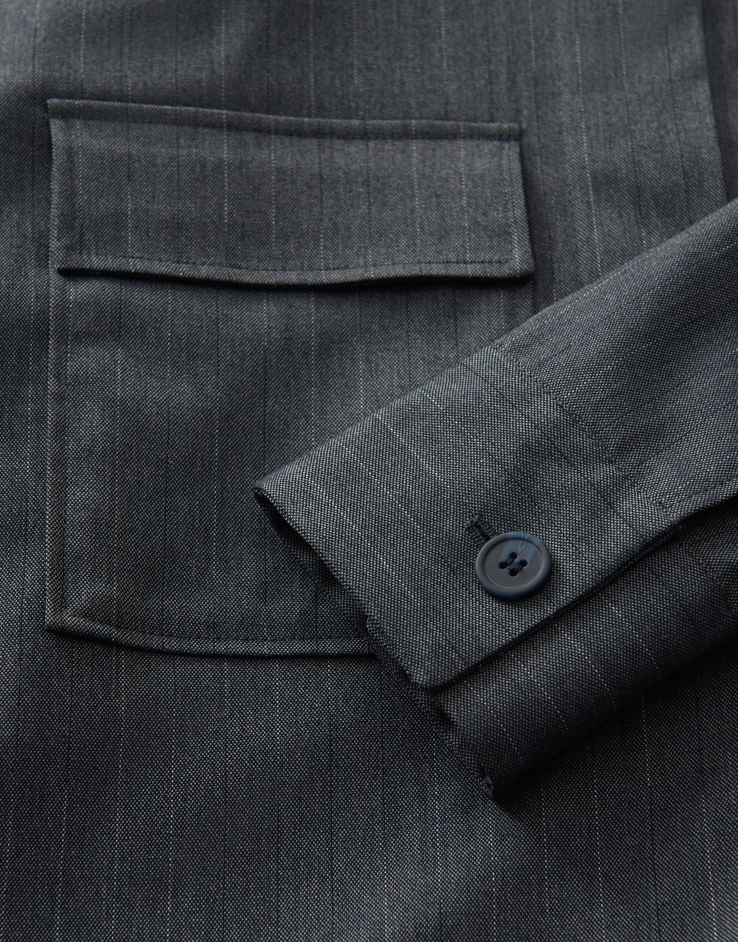 Opus - Verkürzte Jacke mit Nadelstreifen - Hydena