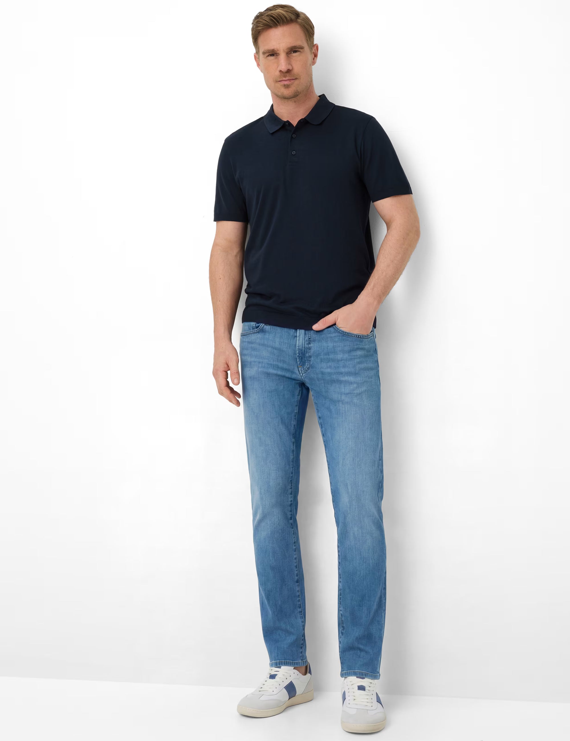 Brax - Leichte  Sommerjeans in blauer Waschung - Chuck