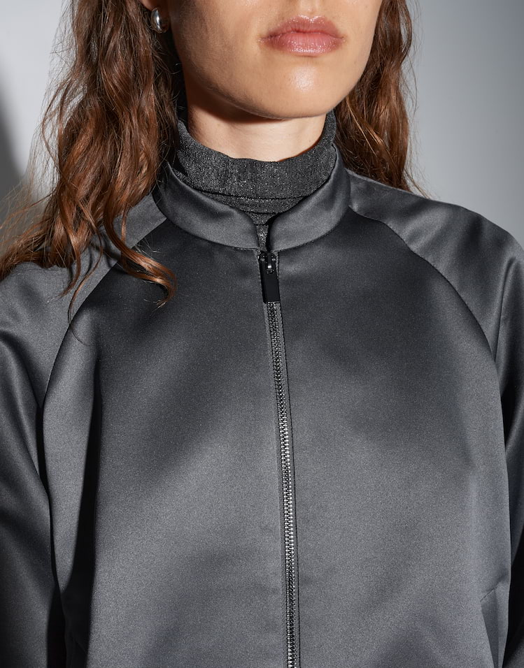 Someday -  Boxy Blousonjacke aus Satin - Noriella