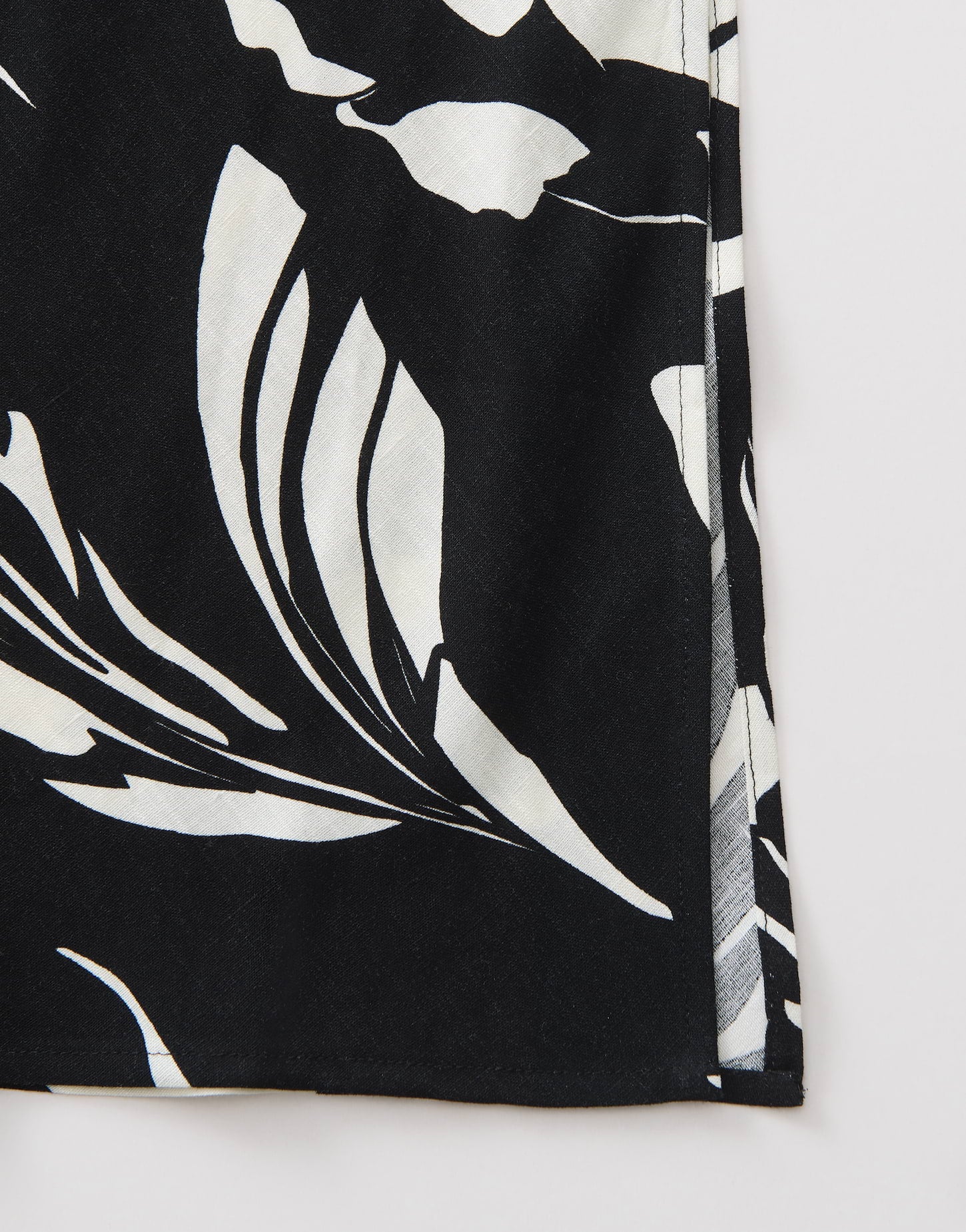 Someday - Printkleid aus Viskose Leinen Mix - Qualeza