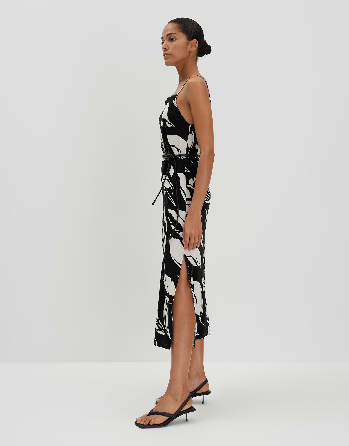 Someday - Printkleid aus Viskose Leinen Mix - Qualeza