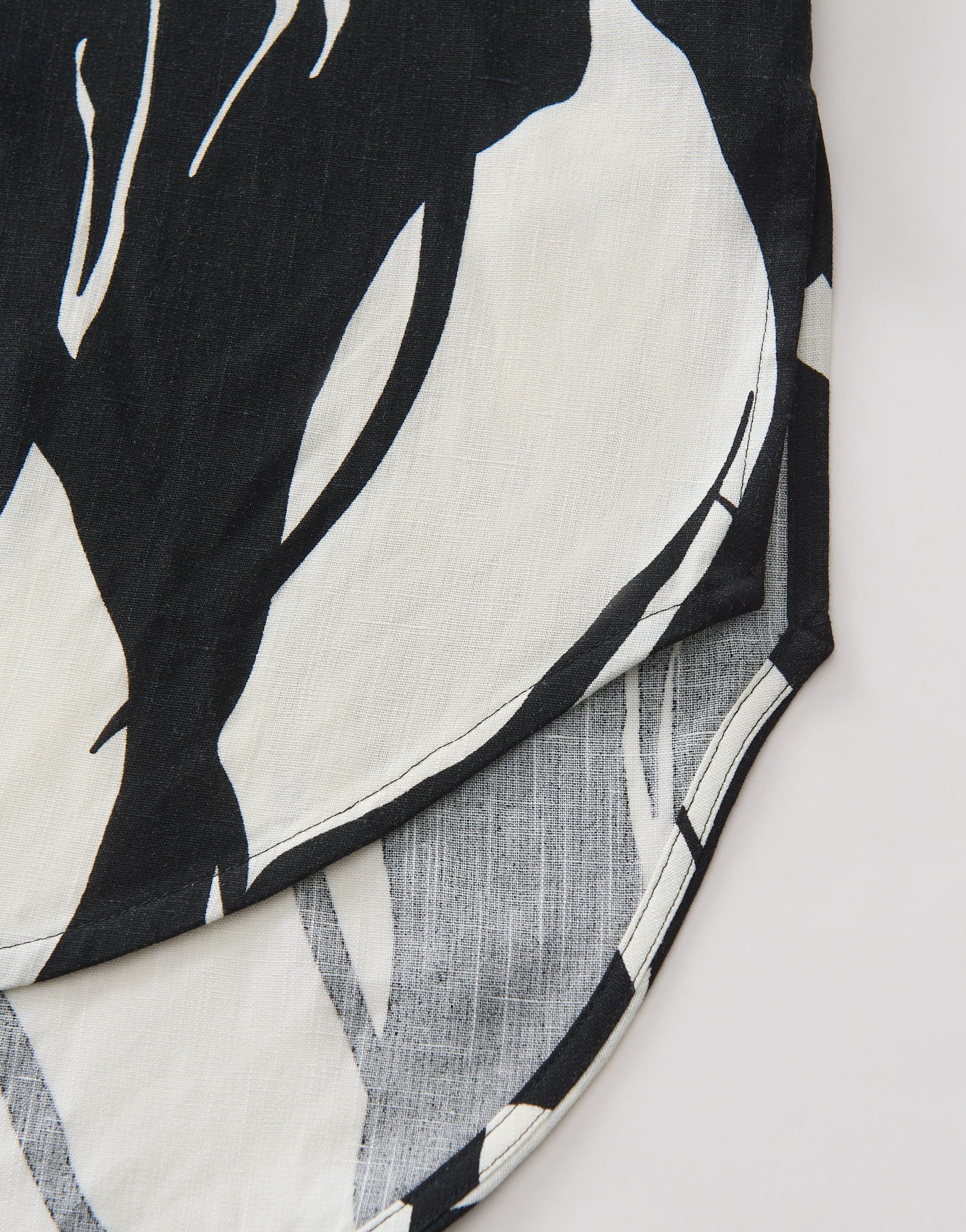 Someday - Stilvolle Langarmbluse mit modernem Print - Zerlian