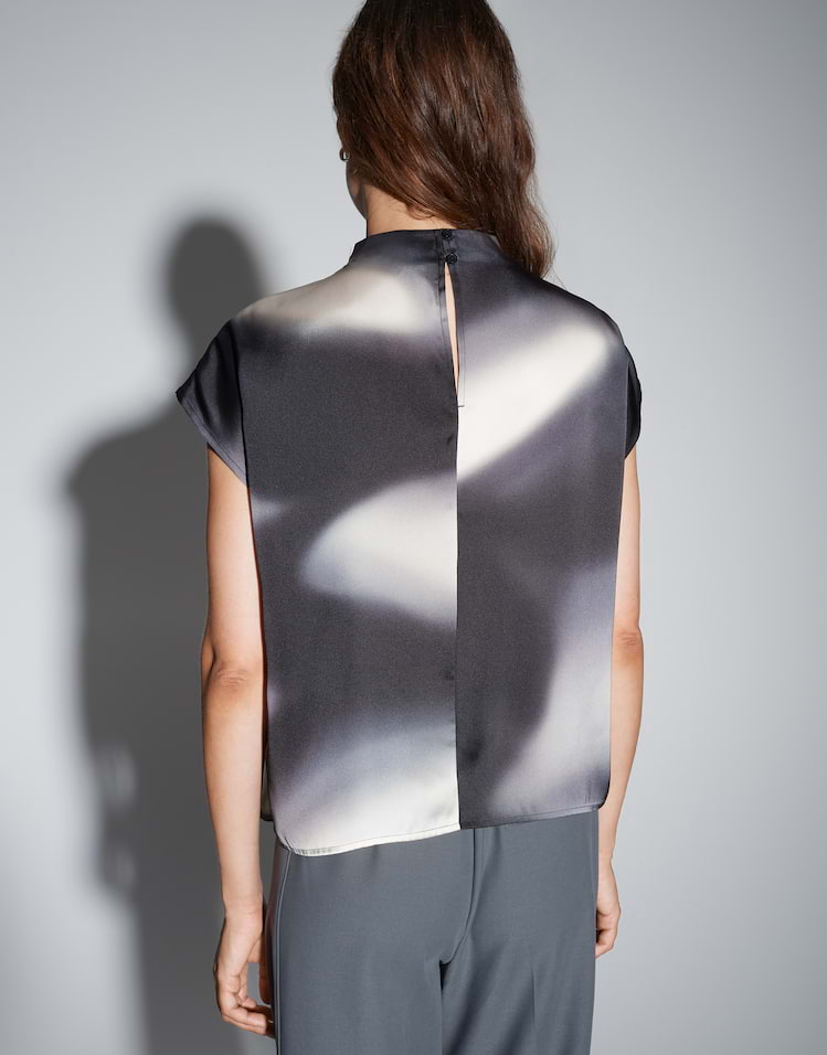 Someday - Lockere Satinbluse mit galaktischem Print - Zalactic