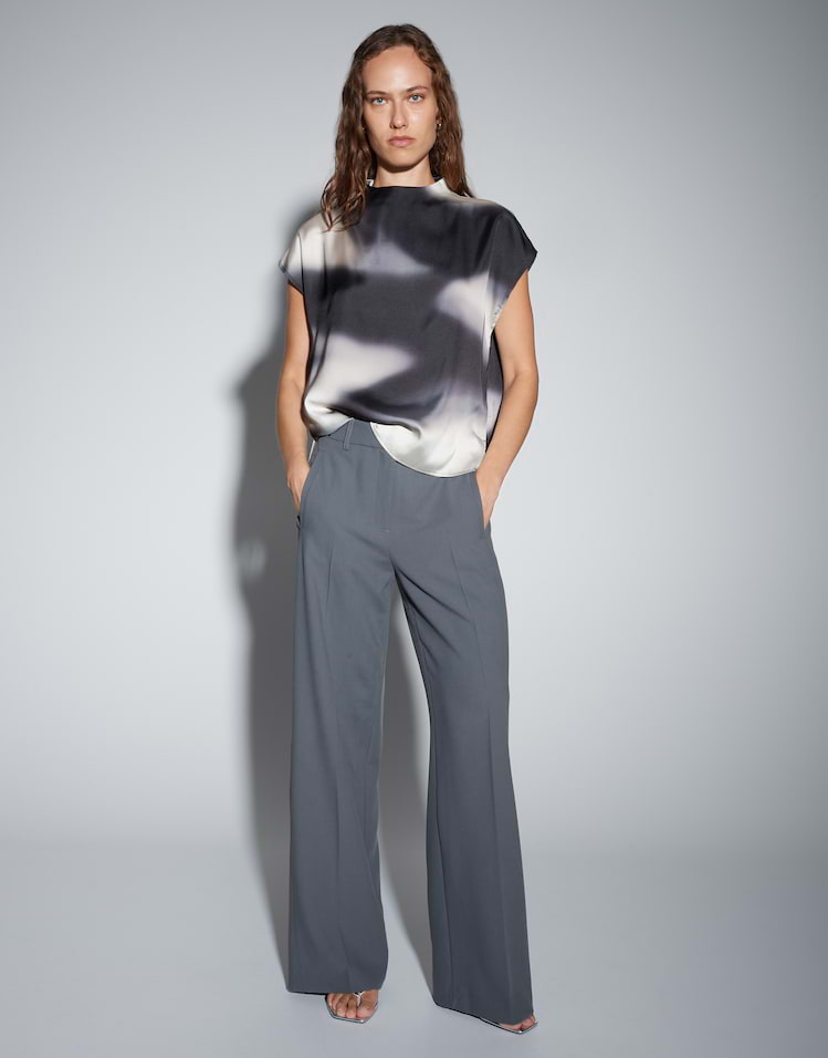 Someday - Lockere Satinbluse mit galaktischem Print - Zalactic