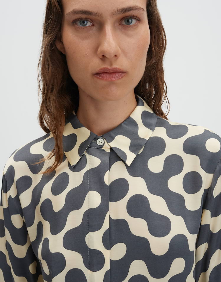 Someday - Satinbluse mit Allover Print - Zeventy